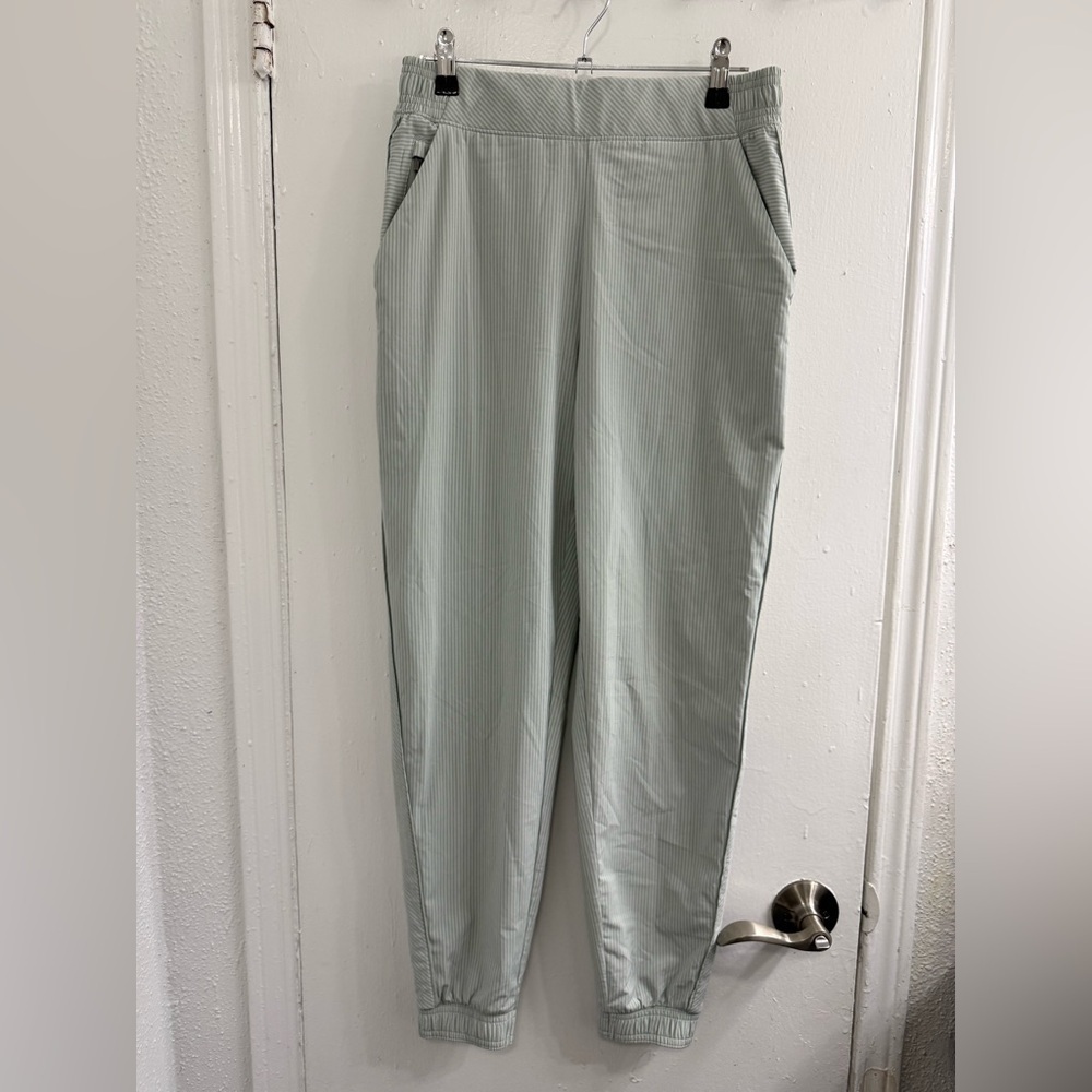 Athleta Brooklyn Textured Jogger,City
Stripe Coast Grey SIZE 6 - Picture 5 of 12